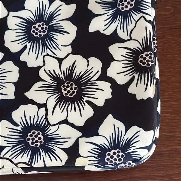 Kate Spade Black and White Floral Laptop Sleeve - Picture 6 of 16